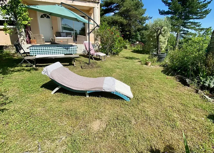 Un Ecrin De Verdure Face A La